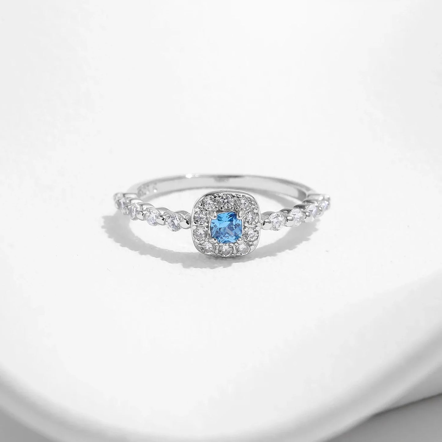 Silver Classic Sparkling Square Blue Zirconia Finger Ring