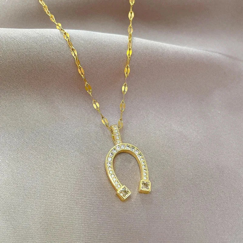 Titanium Steel Fashion Classic Cute Horseshoe Pendant Couple Necklace