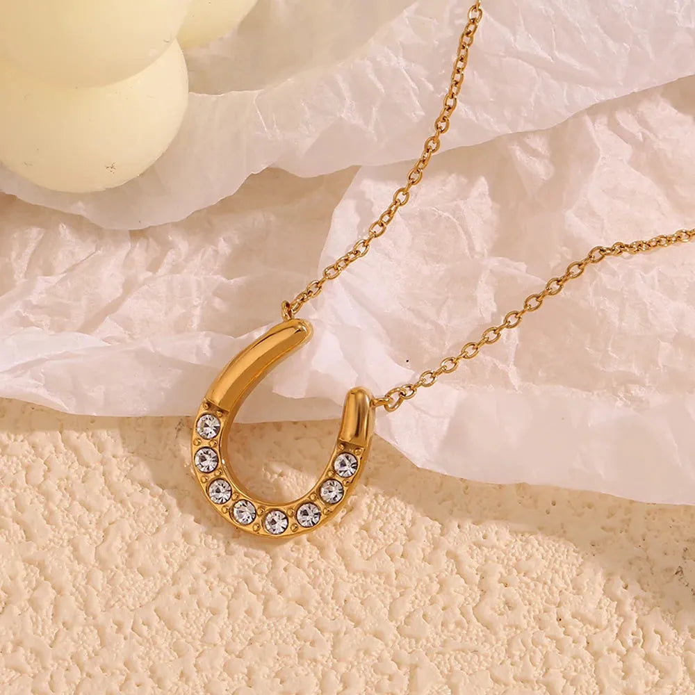 18K Gold Plated Sparkling Horseshoe U-shaped Pendant